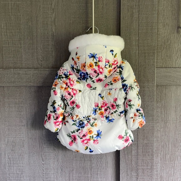 2/$60⭐️Rothschild floral coat and mitts set - Picture 2 of 13